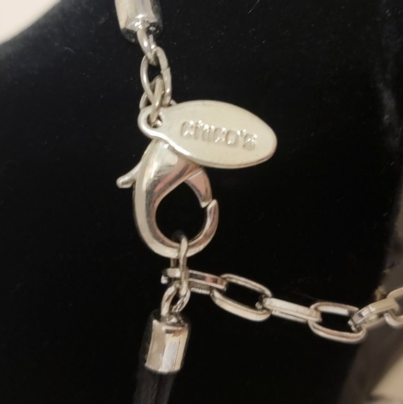 CC39 Chico's Black & White Leatherette Statement Necklace - Picture 4 of 4